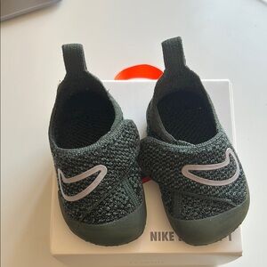 Nike Green Baby Walker Slip-On Shoes SWOOSH 1